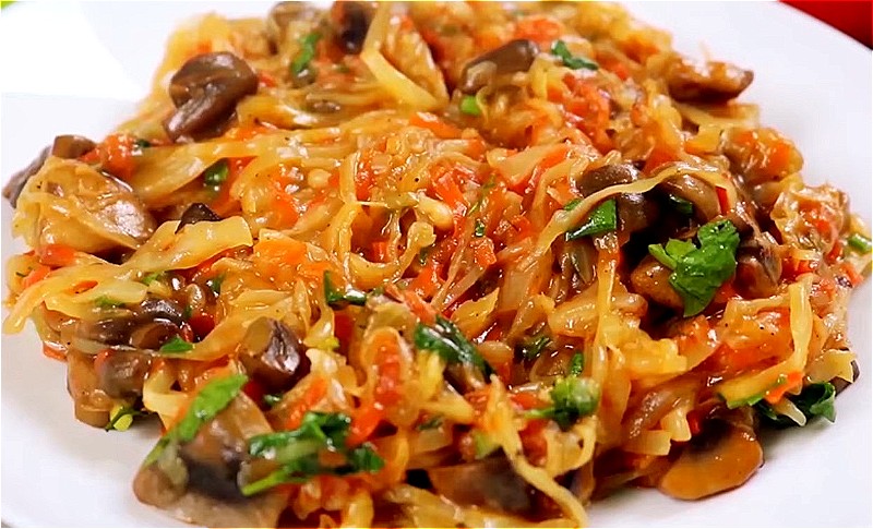 Тушеная капуста с грибами - 174 рецепта: Основные блюда | Foodini